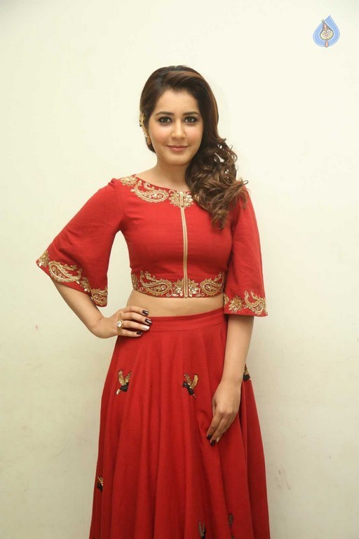 Rashi Khanna New Images - 33 / 41 photos