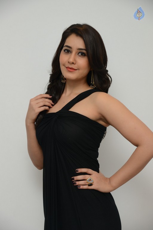 Rashi Khanna New Photos - 30 / 49 photos