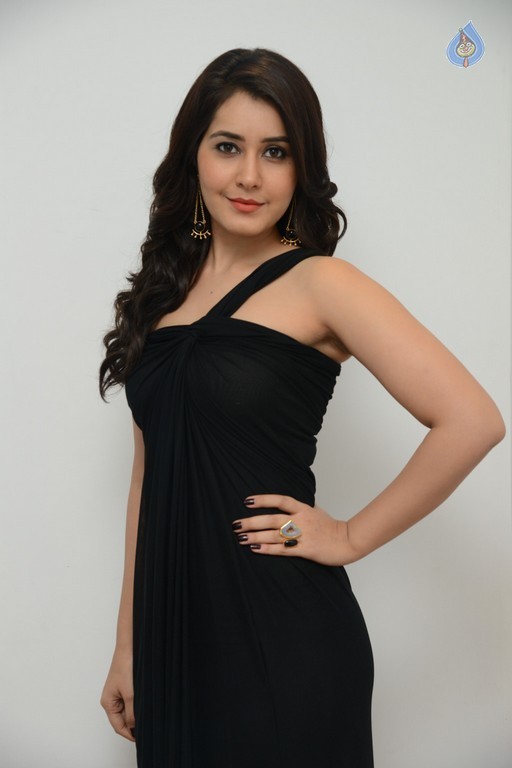 Rashi Khanna New Photos - 31 / 49 photos
