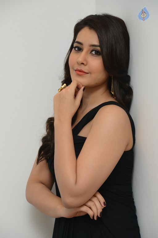 Rashi Khanna New Photos - 34 / 49 photos