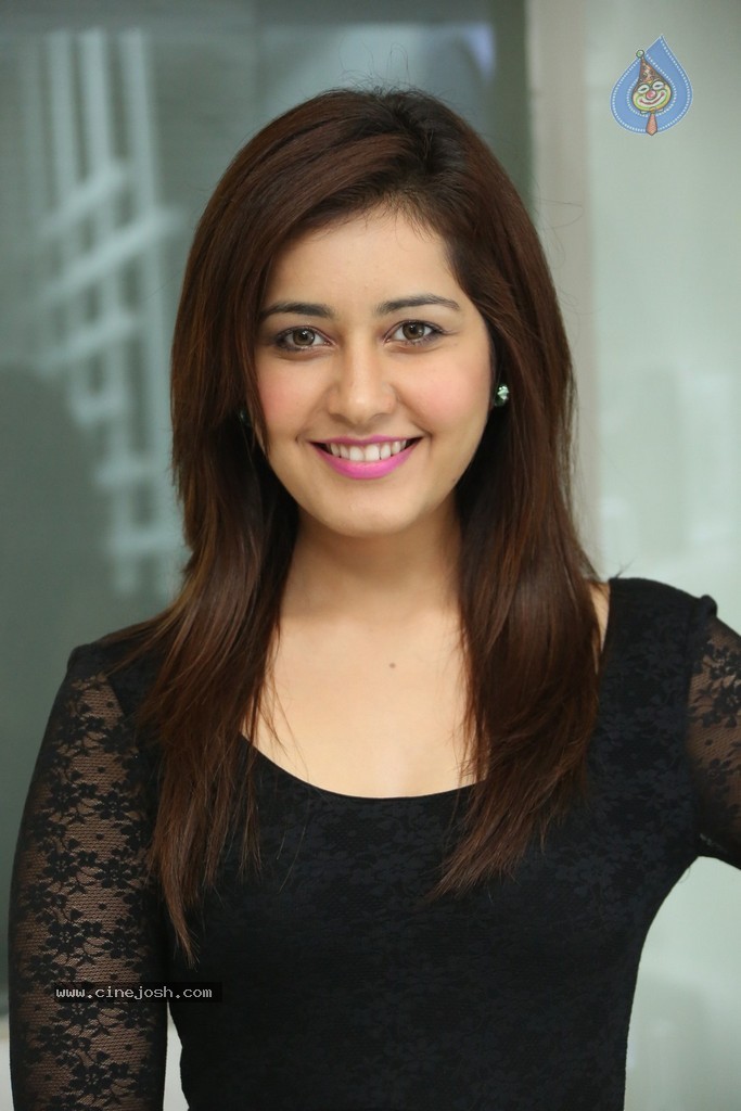 Rashi Khanna New Photos - 15 / 64 photos