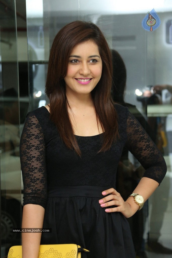 Rashi Khanna New Photos - 21 / 64 photos