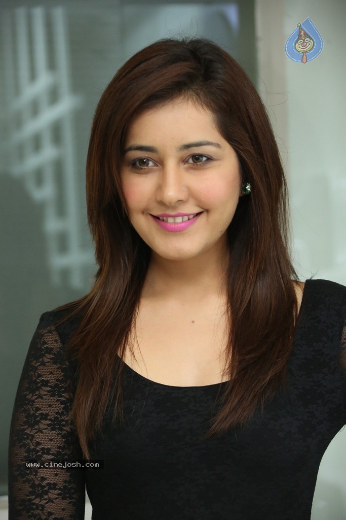 Rashi Khanna New Photos - 33 / 64 photos