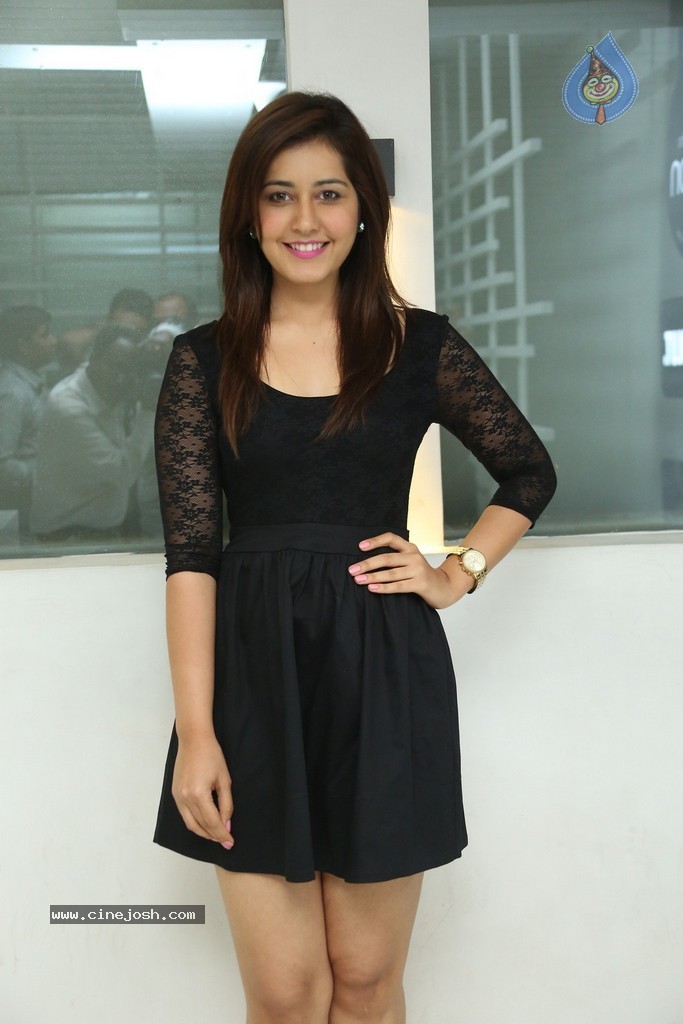 Rashi Khanna New Photos - 35 / 64 photos