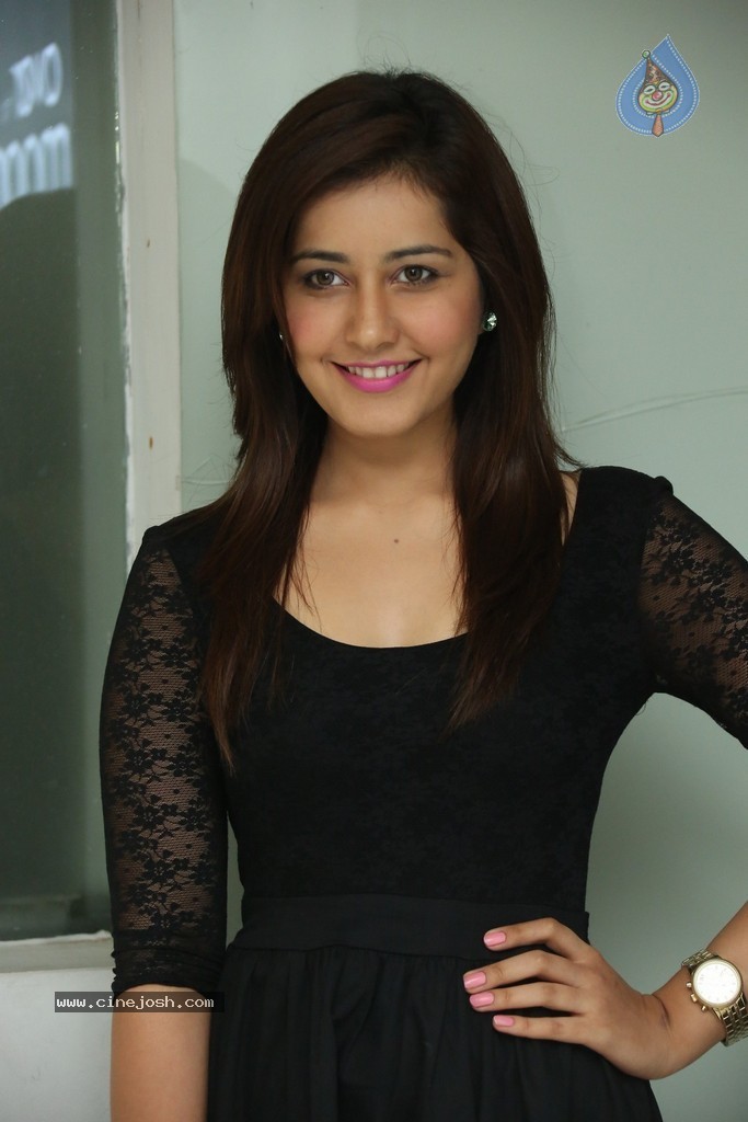 Rashi Khanna New Photos - 45 / 64 photos