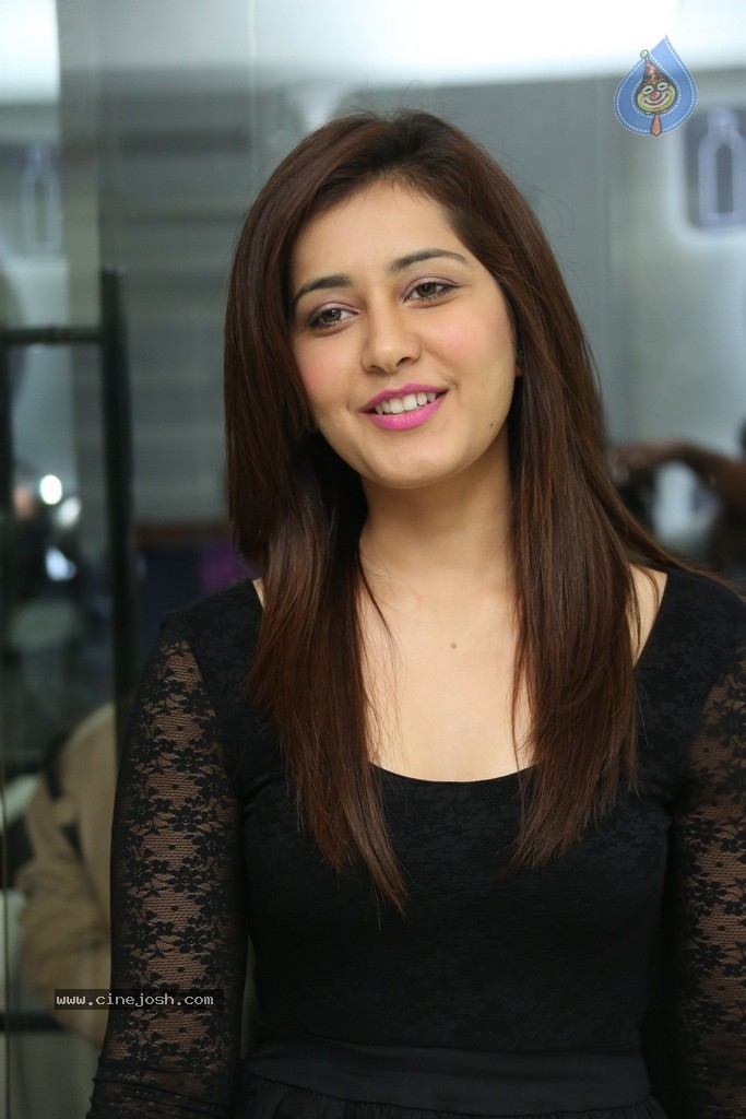 Rashi Khanna New Photos - 46 / 64 photos