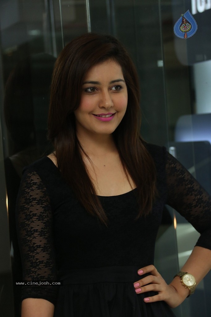 Rashi Khanna New Photos - 57 / 64 photos