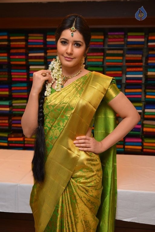 Rashi Khanna New Photos - 18 / 29 photos
