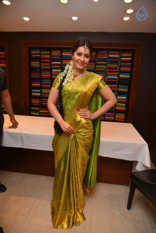 Rashi Khanna New Photos - 19 / 29 photos