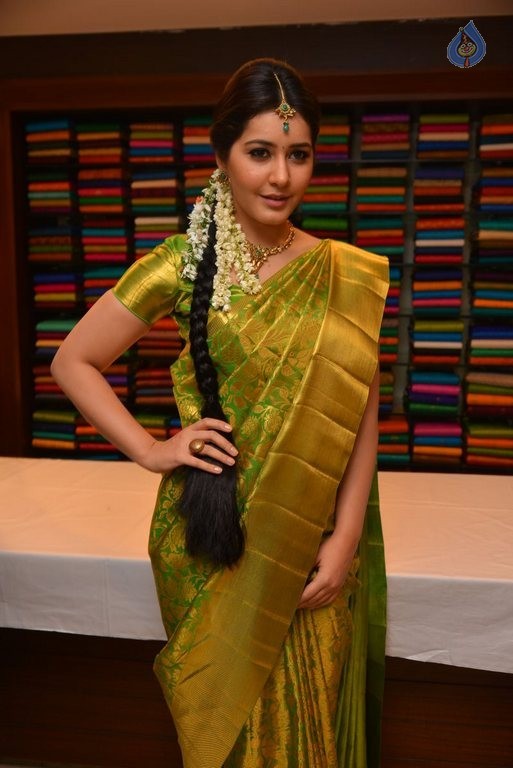 Rashi Khanna New Photos - 21 / 29 photos