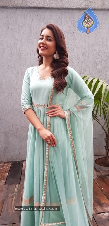 Rashi Khanna New Stills - 7 / 8 photos