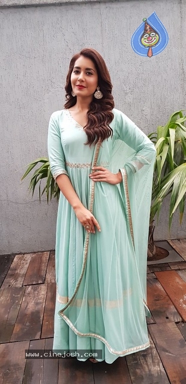 Rashi Khanna New Stills - 8 / 8 photos