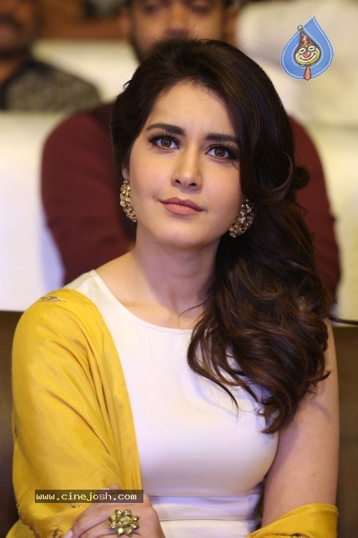 Rashi Khanna New Stills - 7 / 20 photos