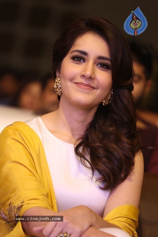 Rashi Khanna New Stills - 9 / 20 photos