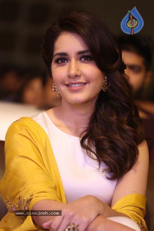 Rashi Khanna New Stills - 13 / 20 photos