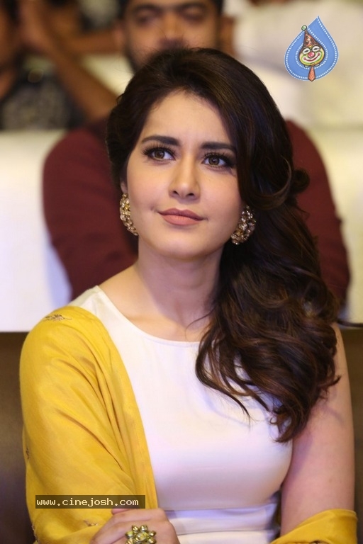 Rashi Khanna New Stills - 16 / 20 photos