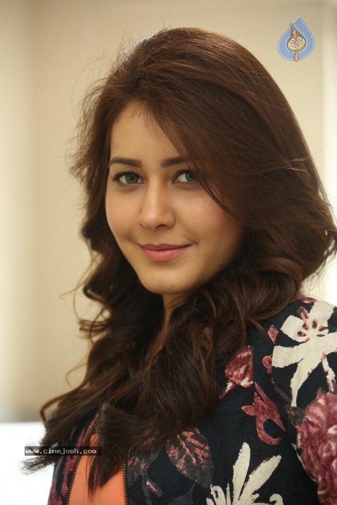 Rashi Khanna New Stills - 35 / 145 photos
