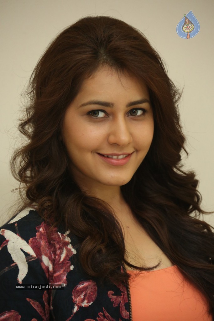 Rashi Khanna New Stills - 57 / 145 photos