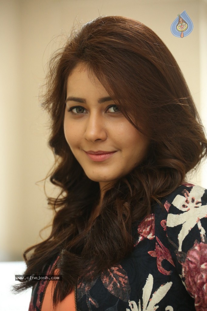 Rashi Khanna New Stills - 77 / 145 photos