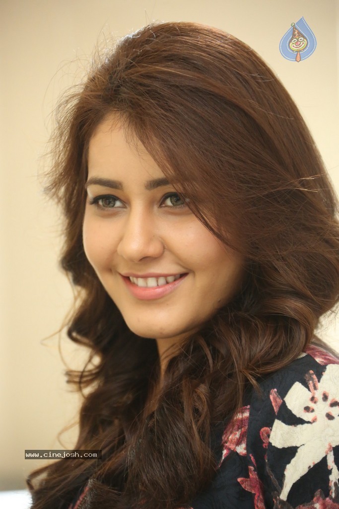 Rashi Khanna New Stills - 98 / 145 photos