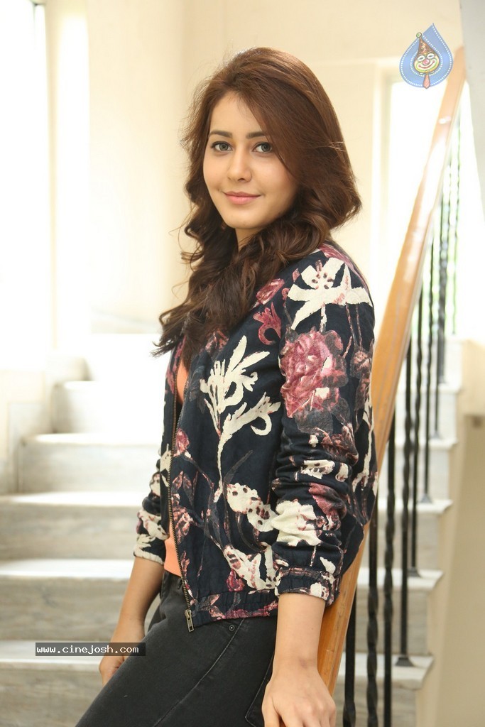 Rashi Khanna New Stills - 120 / 145 photos
