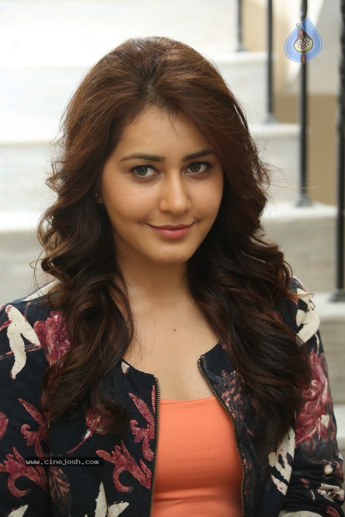 Rashi Khanna New Stills - 129 / 145 photos