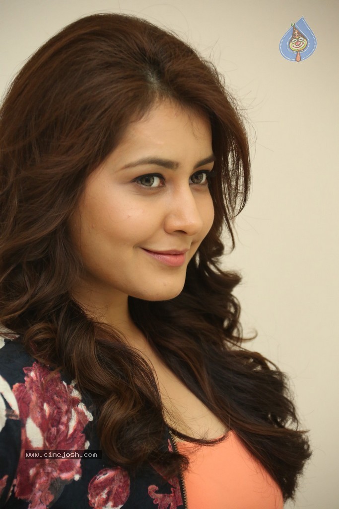 Rashi Khanna New Stills - 130 / 145 photos
