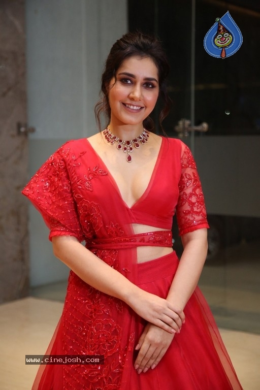 Rashi Khanna Photos - 1 / 20 photos