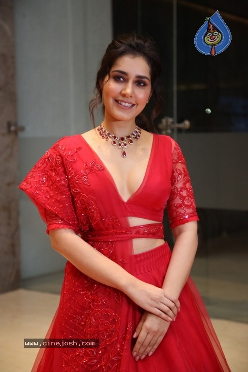 Rashi Khanna Photos - 3 / 20 photos