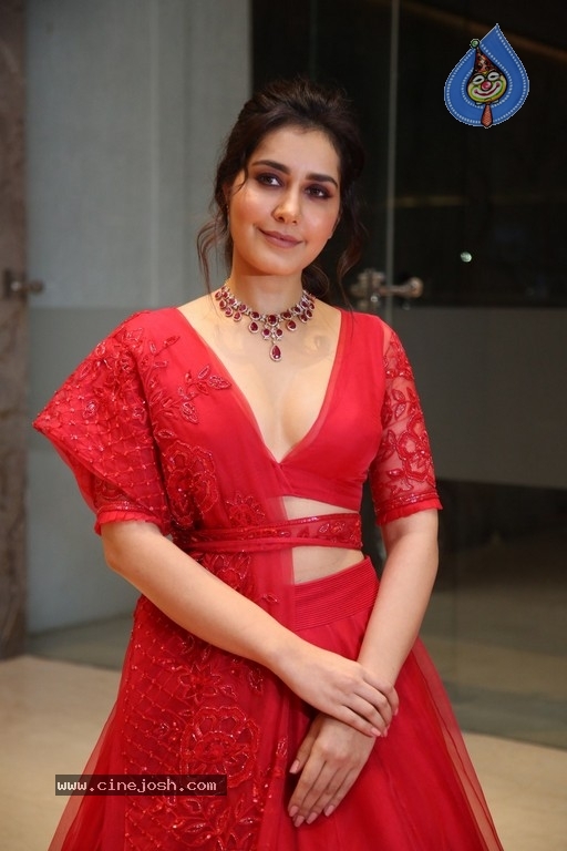 Rashi Khanna Photos - 9 / 20 photos