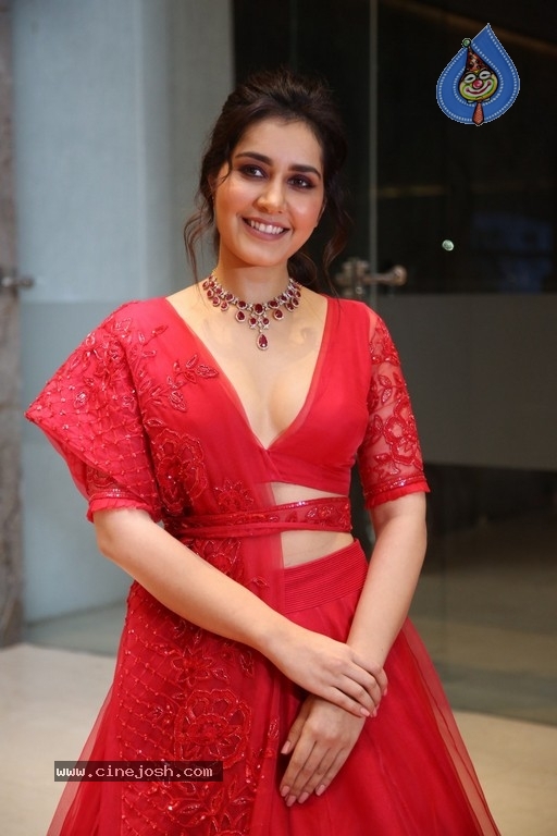 Rashi Khanna Photos - 17 / 20 photos