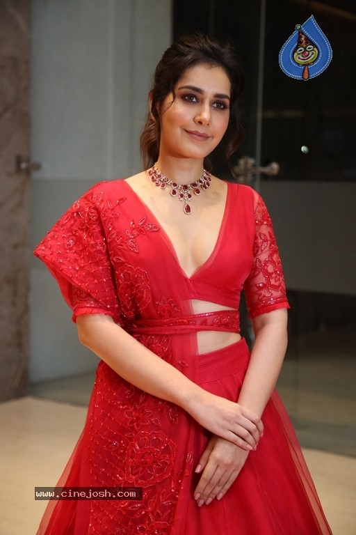 Rashi Khanna Photos - 20 / 20 photos