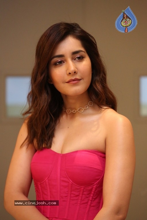 Rashi Khanna Photos - 9 / 20 photos