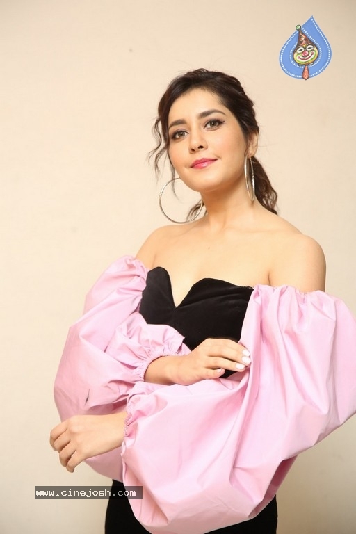 Rashi Khanna Photos - 10 / 21 photos