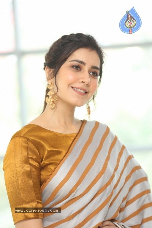 Rashi Khanna Photos - 1 / 21 photos