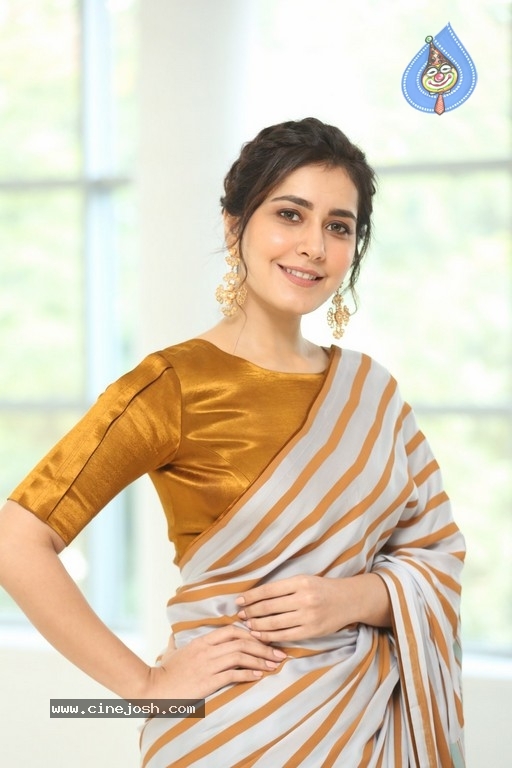 Rashi Khanna Photos - 9 / 21 photos