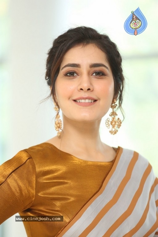 Rashi Khanna Photos - 10 / 21 photos