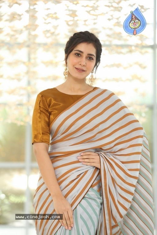 Rashi Khanna Photos - 13 / 21 photos