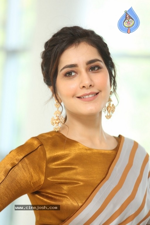 Rashi Khanna Photos - 15 / 21 photos