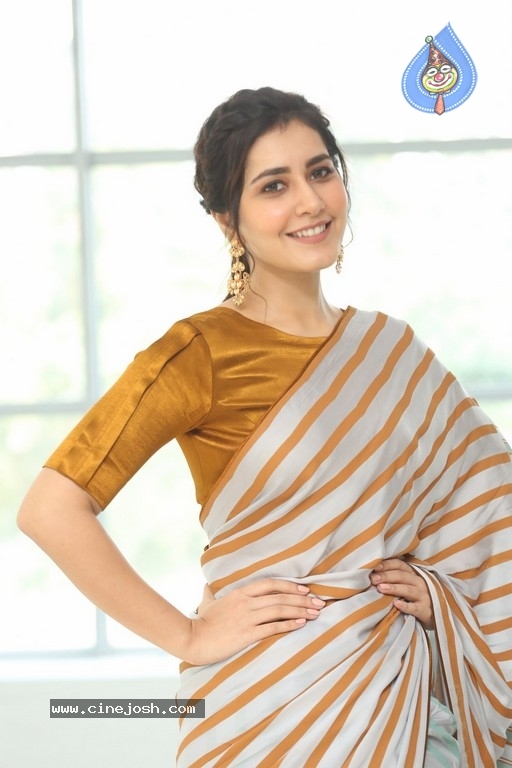 Rashi Khanna Photos - 16 / 21 photos