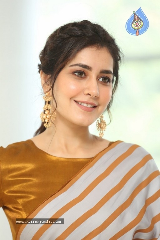 Rashi Khanna Photos - 19 / 21 photos