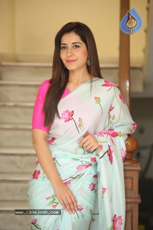 Rashi Khanna Pictures - 22 / 39 photos