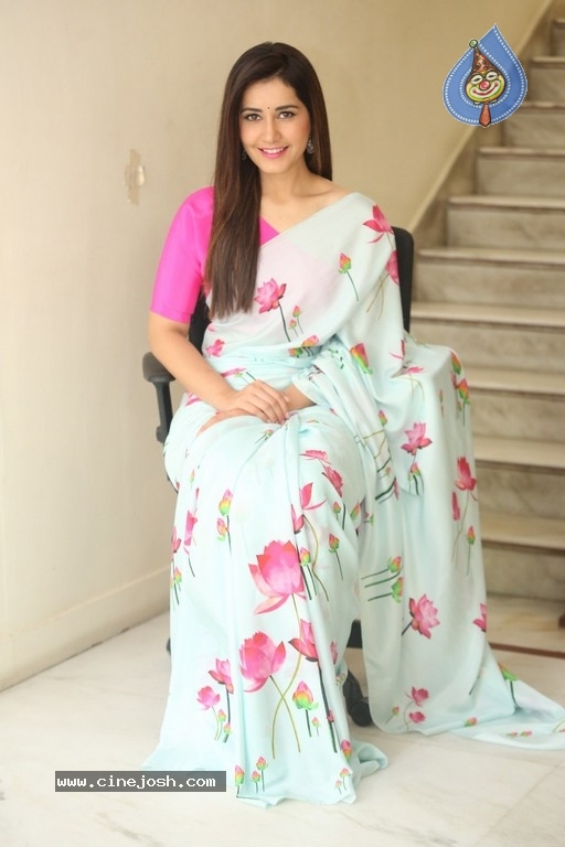 [Image: rashi_khanna_pictures_0608181210_027.jpg]