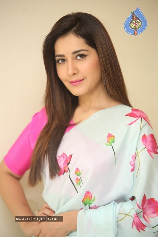 Rashi Khanna Pictures - 29 / 39 photos