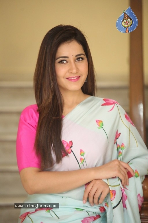 Rashi Khanna Pictures - 34 / 39 photos