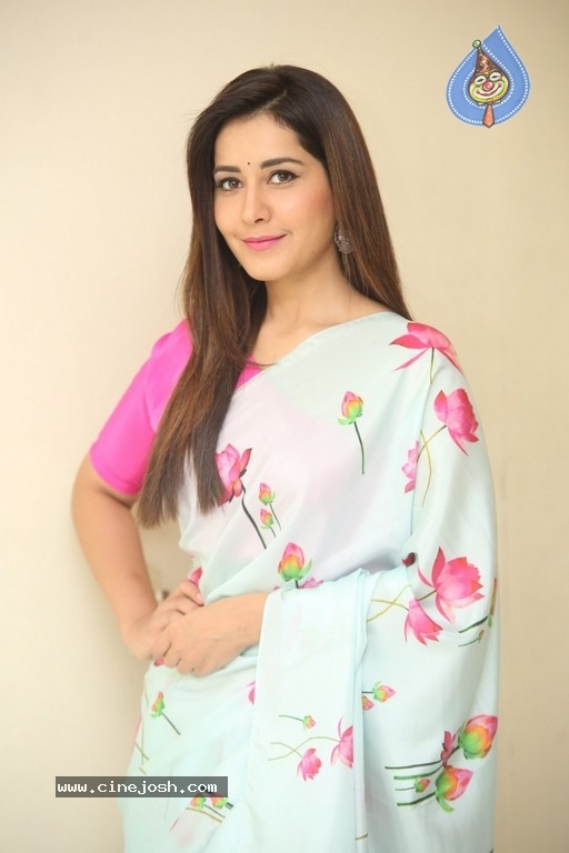 Rashi Khanna Pictures - 35 / 39 photos