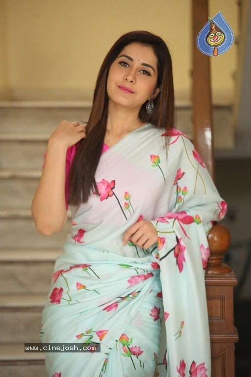 Rashi Khanna Pictures - 37 / 39 photos