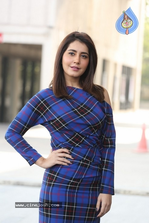 Rashi Khanna Stills - 22 / 36 photos
