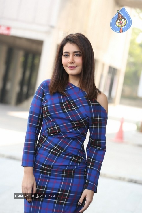 Rashi Khanna Stills - 25 / 36 photos