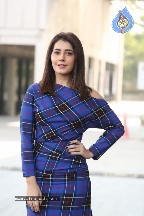 Rashi Khanna Stills - 29 / 36 photos